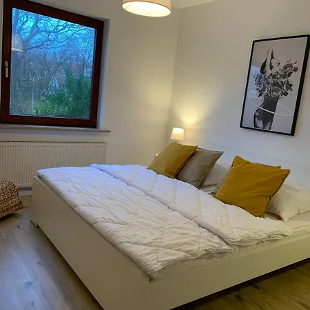 Mit Garten & Parkplaetzen *